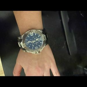 LIKE NEW men’s watch!